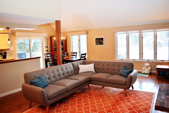 Foto del edificio - 817 Covered Bridge Ln