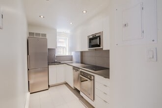 Building Photo - 4557 Rue Sherbrooke O