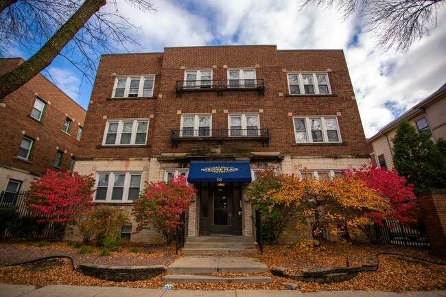 0B1Bmcguire pisos 920 - 3.jpg - McGuire Flats