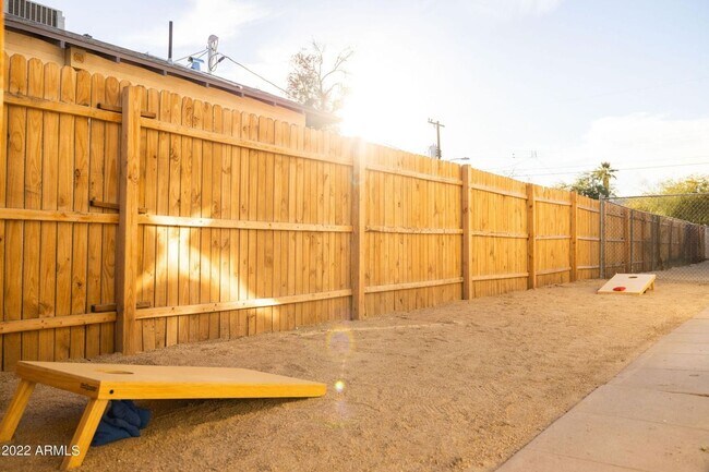 Foto del edificio - 326 N 17th Dr