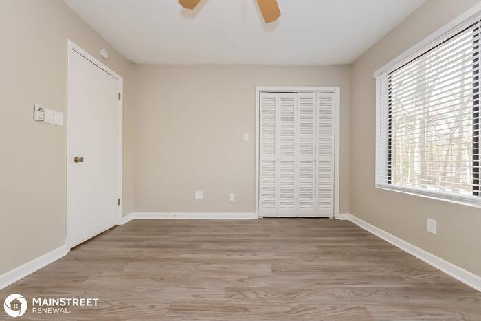 Building Photo - 230 Lytton Cir
