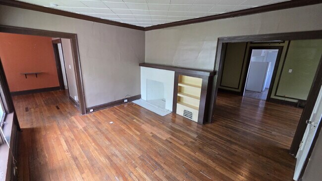 Building Photo - "Spacious 2 Bed in Cleveland Heights !"