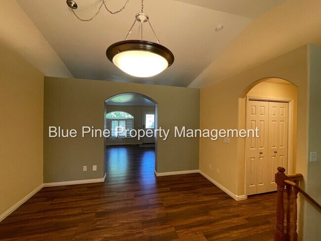 Building Photo - 2409 Brandon Dr