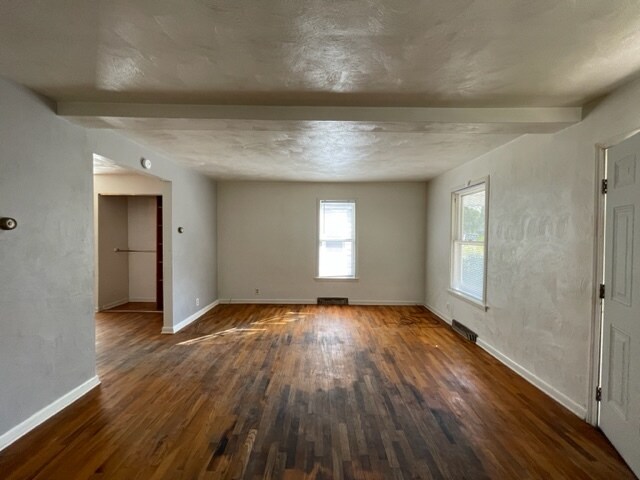 Foto del edificio - 1343 E Bowman St