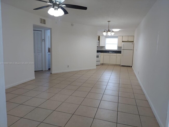 Foto del edificio - 978 SW 10th Dr