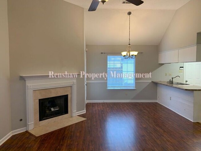 Building Photo - 1632 Camille Way