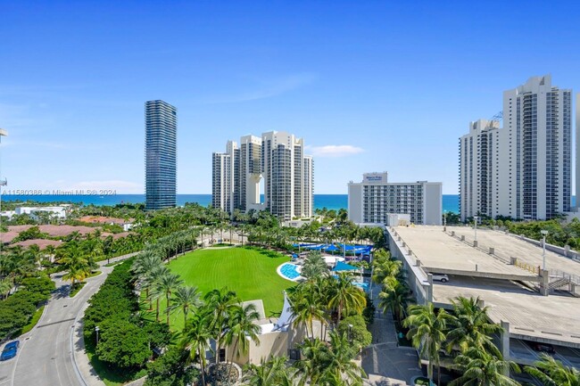 Foto del edificio - 19370 Collins Ave