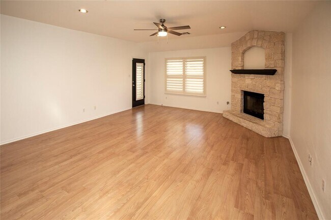 Building Photo - 7104 Gentle Oak Dr