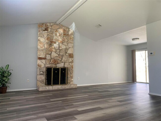 Foto del edificio - 8308 Wexford Dr