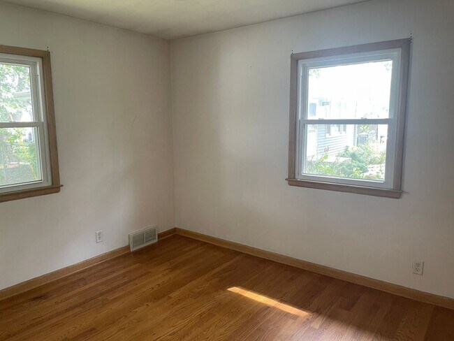Building Photo - 2-Bedroom with Bonus Rooms & Finished Base...