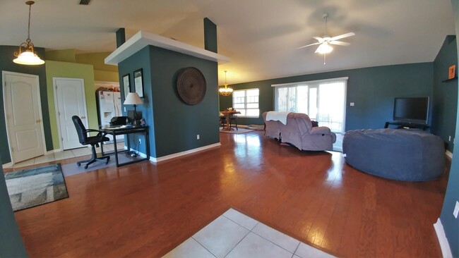 Foto del edificio - 6568 Fern St