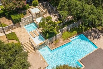 Building Photo - 2170 Thousand Oaks Dr