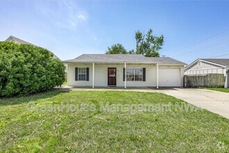Building Photo - 2502 Parkcrest Dr
