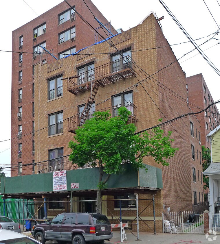 Building Photo - 16809 89th Ave