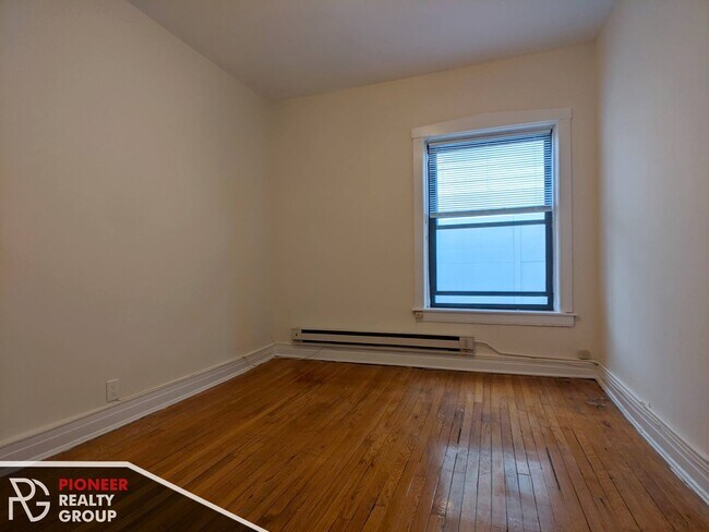 Foto del edificio - 820 W Waveland Ave