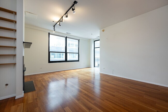 Building Photo - 130 S Canal St