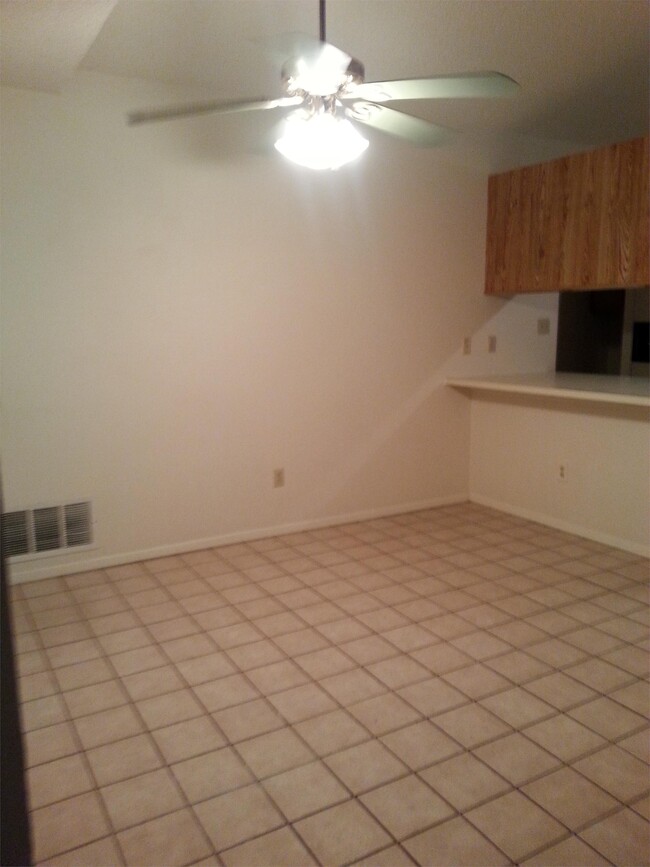 Building Photo - 3760 Jade Ave