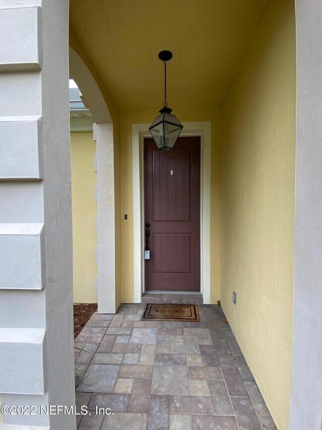 Building Photo - 6127 Eclipse Cir