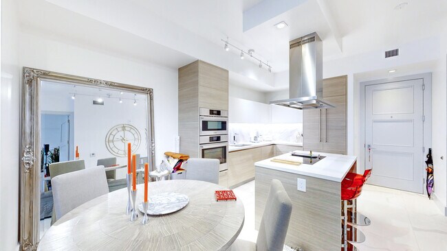 Building Photo - 155 E Boca Raton Rd