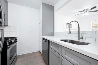 Building Photo - 5718 Eskridge St