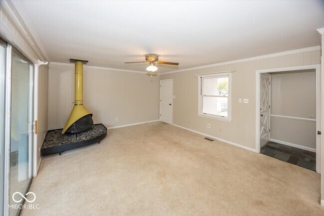 Foto del edificio - 130 Carmel View Dr