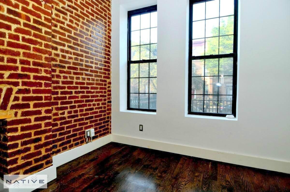 Foto principal - 872 Jefferson Ave