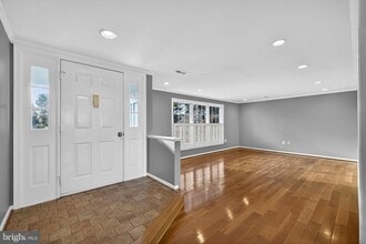 Building Photo - 10486 Lord Fairfax Hwy