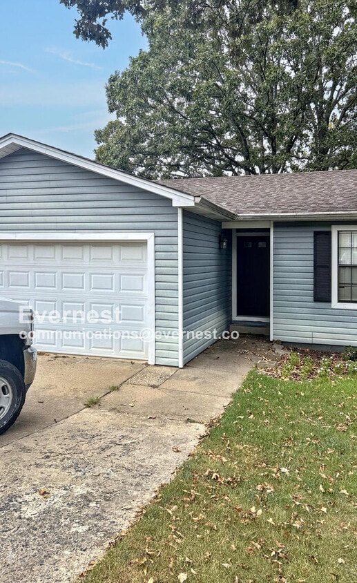 Primary Photo - 710 Autumnbrook Cir