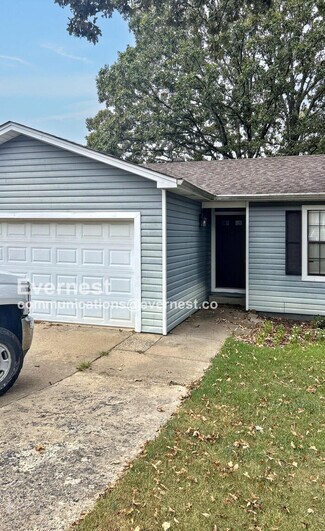 Building Photo - 710 Autumnbrook Cir