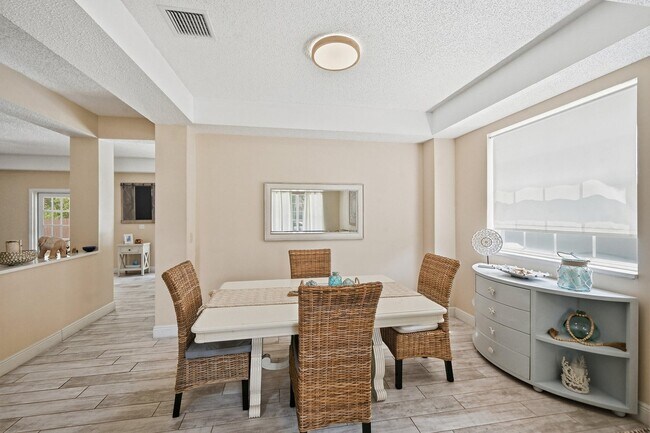 Foto del edificio - 15073 Oak Chase Ct