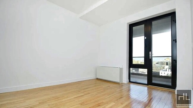 Foto del edificio - Gorgeous 700 Sq ft rent stabilized 1 bedro...