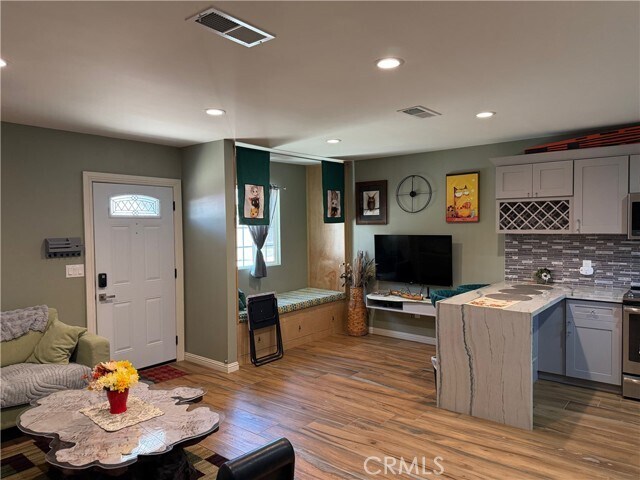 Foto del edificio - 18421 E Cypress St