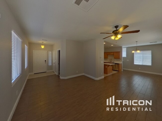 Building Photo - 719 Easter Lily Pl