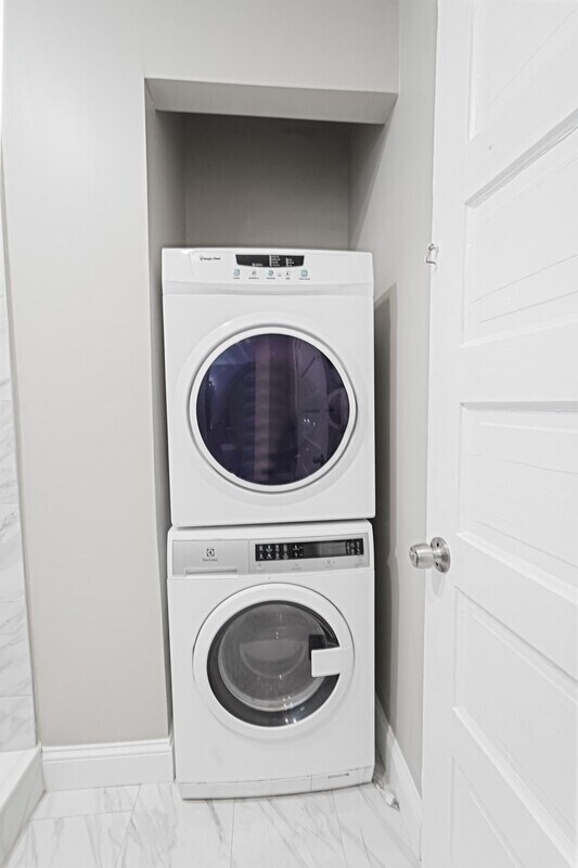 Foto del edificio - 381 Adams St