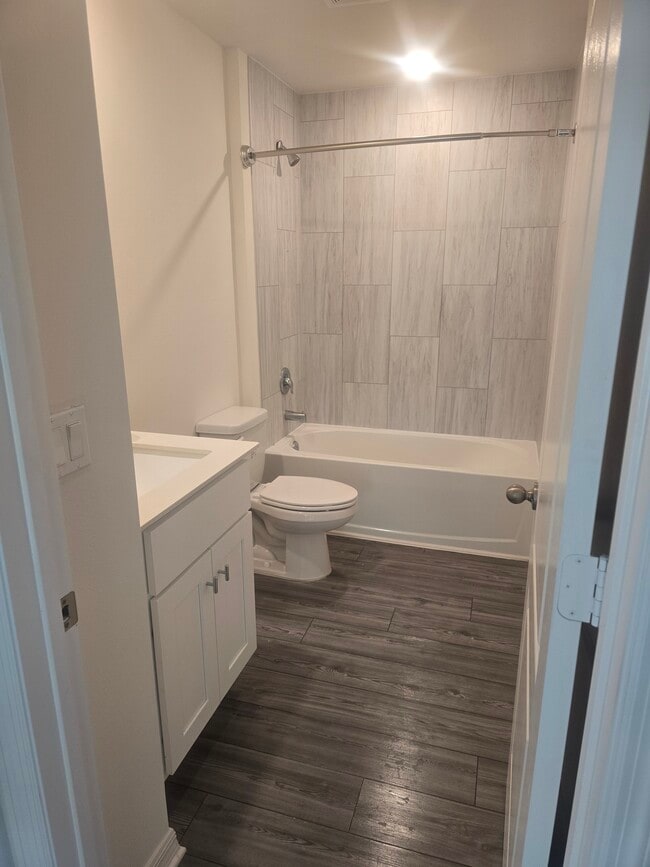 Building Photo - 1506 Merriment Way