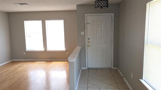 Foto del edificio - 2514 Byfield Dr
