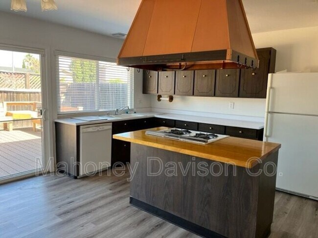 Building Photo - 1509 Meadowlark Ln