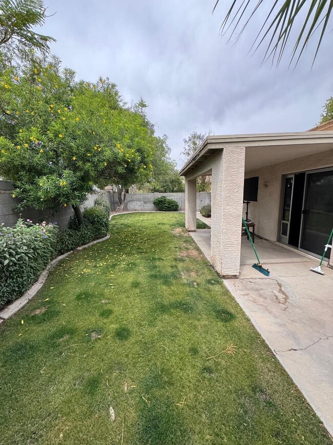 Building Photo - 20230 N 63rd Dr
