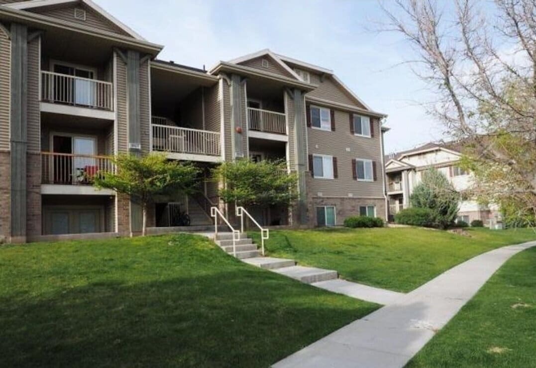 Primary Photo - "Charming 3-Bed, 2-Bath Top Floor Condo in...