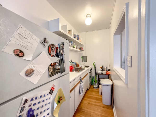 Foto del edificio - 3345 N Marshfield Ave