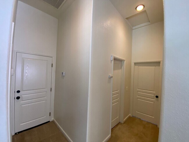 Foto del edificio - Lovely 2 bedroom, 2 bath home on Dolcetto Court coming soon!