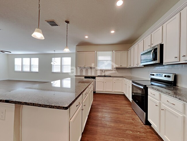 Foto del edificio - 105 Moultrie Crossing Ln