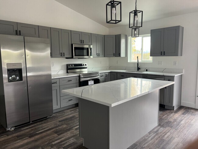 Foto del edificio - 7051 W Bull Rush Ave