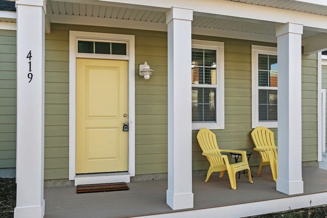 Photo - 419 26th Half St House