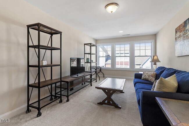 Building Photo - 550 Balsam Fir Dr