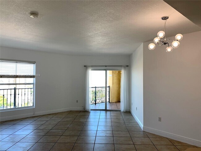 Building Photo - 1627 SW 37th Ave
