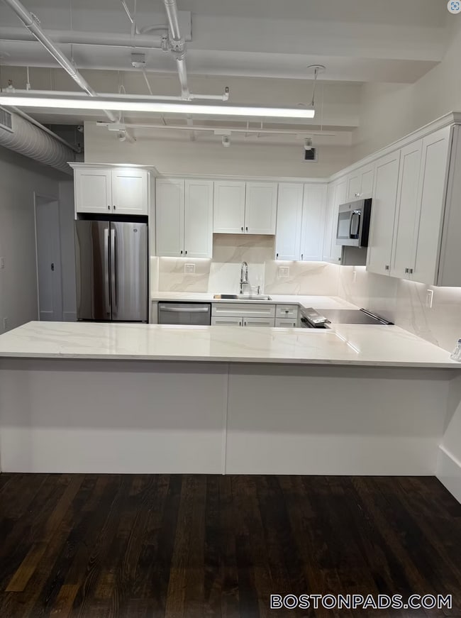 Building Photo - 190 High St