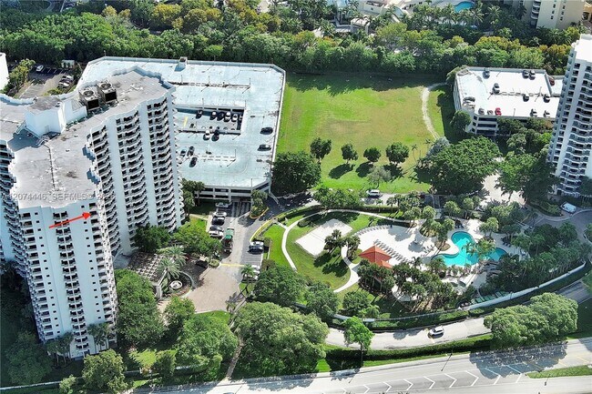 Foto del edificio - 3300 NE 192 St