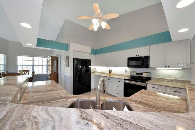 Building Photo - 2008 Proude St