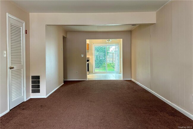 Building Photo - 276 Temple Hill Rd